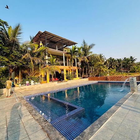 Saffronstays Ocean Breeze, Guhāgar 외부 사진