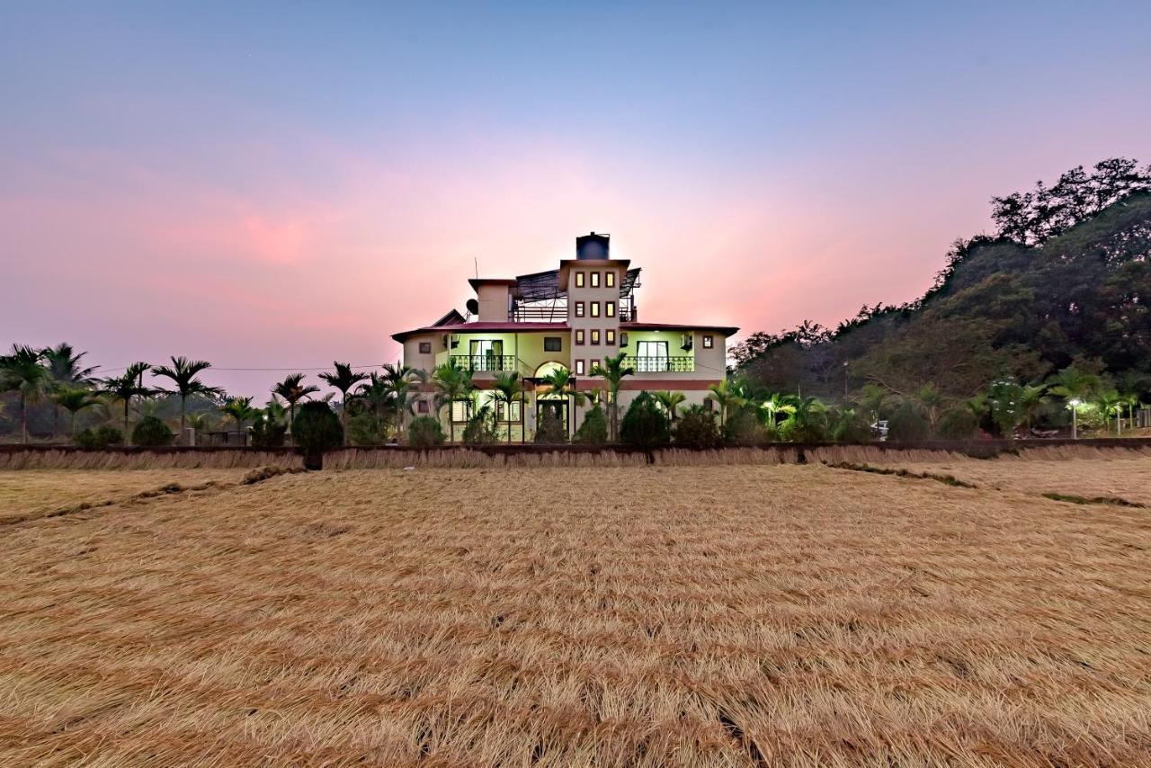 Saffronstays Ocean Breeze, Guhāgar 외부 사진