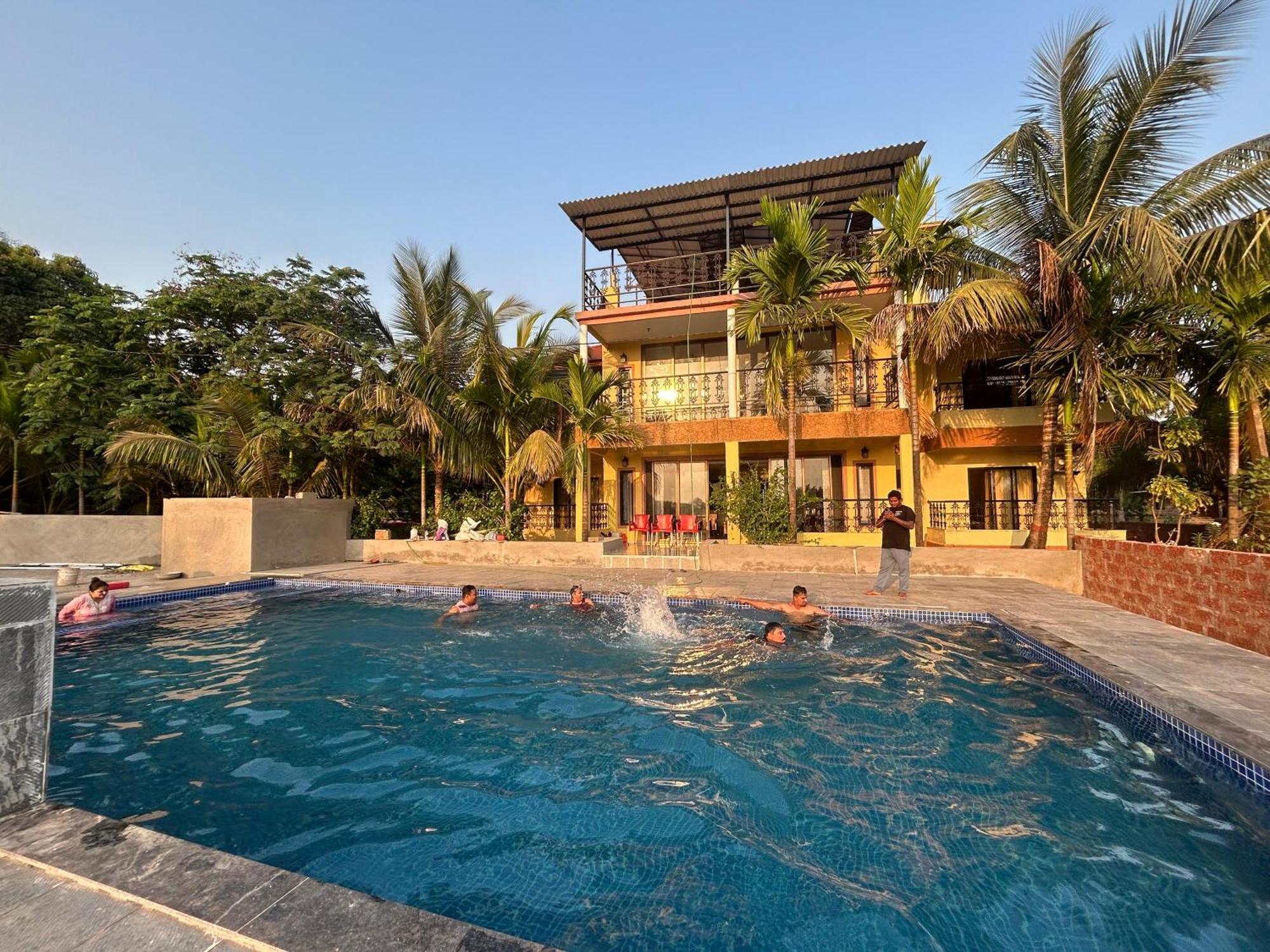 Saffronstays Ocean Breeze, Guhāgar 외부 사진